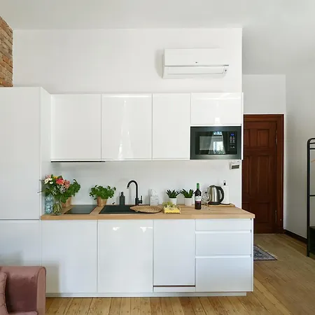 Strzelecka 34 Апарт-готель Познань